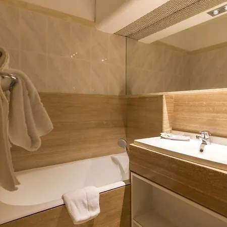 Hotel-residence Le Lys מלון