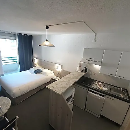 Hotel-residence Le Lys מלון קאוטרט