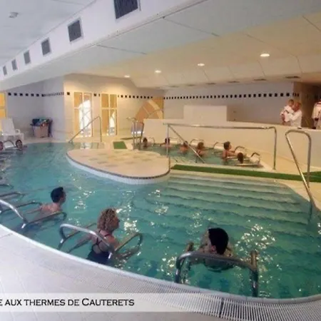 Hotel-residence Le Lys 3* קאוטרט